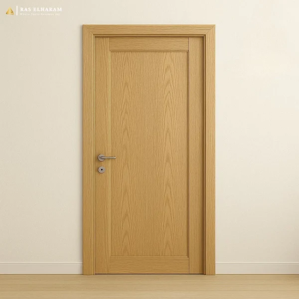 باب داخلي بتصميم لوح مركزي محاط بإطار (Panel Door)
